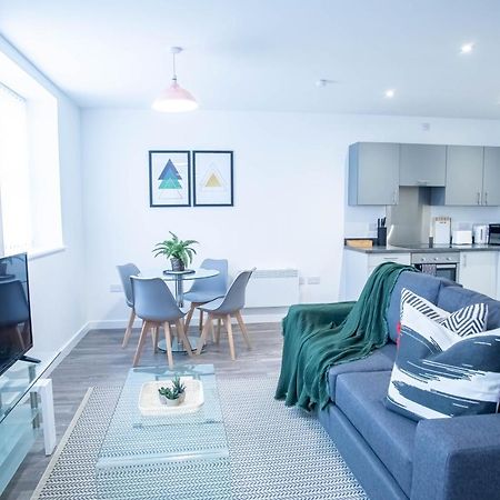 Luxury Apartments Available Next To Train Station - The Wallgate Apartments Wigan - Free Parking 외부 사진