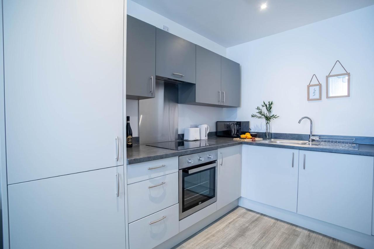 Luxury Apartments Available Next To Train Station - The Wallgate Apartments Wigan - Free Parking 외부 사진