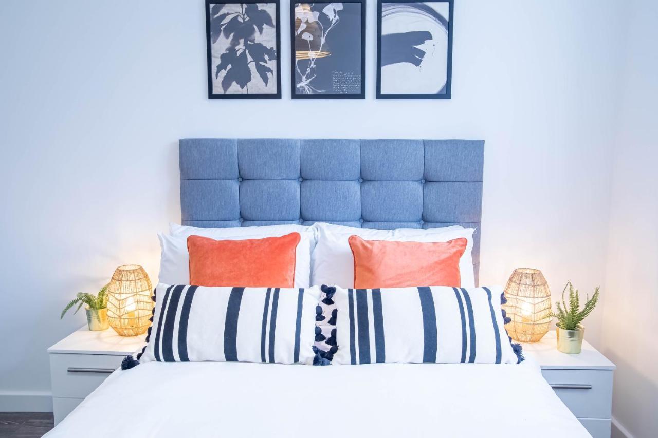 Luxury Apartments Available Next To Train Station - The Wallgate Apartments Wigan - Free Parking 외부 사진