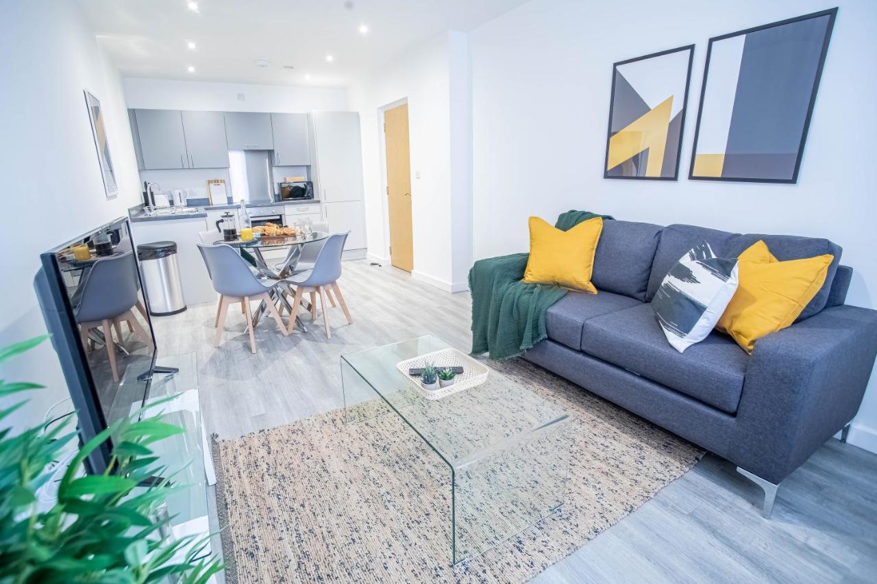 Luxury Apartments Available Next To Train Station - The Wallgate Apartments Wigan - Free Parking 외부 사진