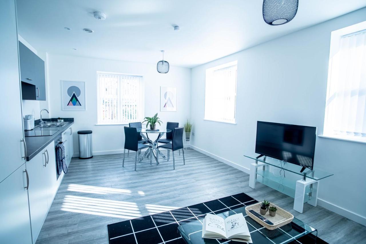 Luxury Apartments Available Next To Train Station - The Wallgate Apartments Wigan - Free Parking 외부 사진