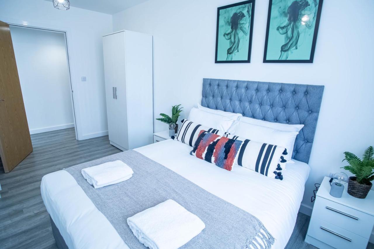 Luxury Apartments Available Next To Train Station - The Wallgate Apartments Wigan - Free Parking 외부 사진