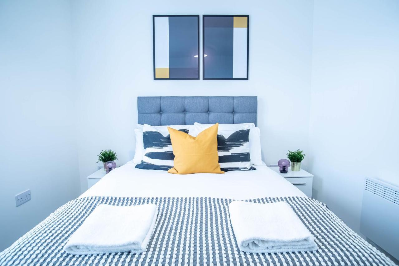 Luxury Apartments Available Next To Train Station - The Wallgate Apartments Wigan - Free Parking 외부 사진