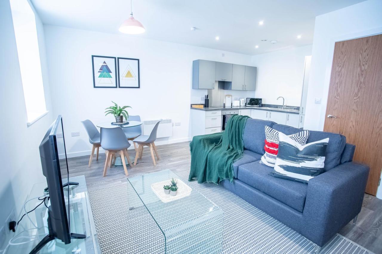 Luxury Apartments Available Next To Train Station - The Wallgate Apartments Wigan - Free Parking 외부 사진
