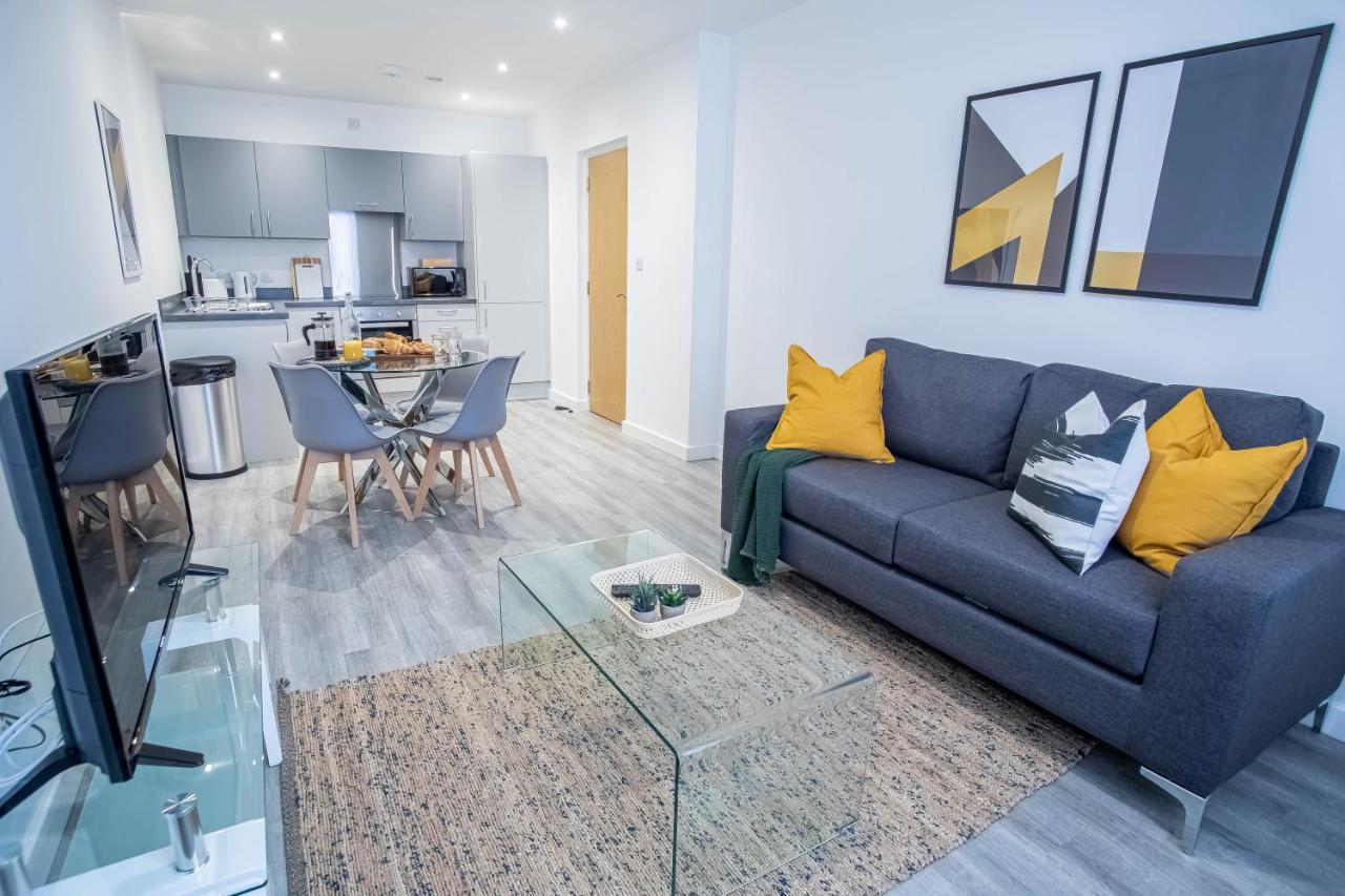 Luxury Apartments Available Next To Train Station - The Wallgate Apartments Wigan - Free Parking 외부 사진