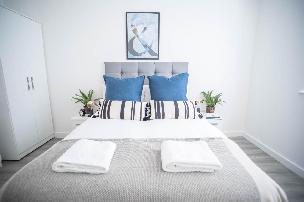 Luxury Apartments Available Next To Train Station - The Wallgate Apartments Wigan - Free Parking 외부 사진