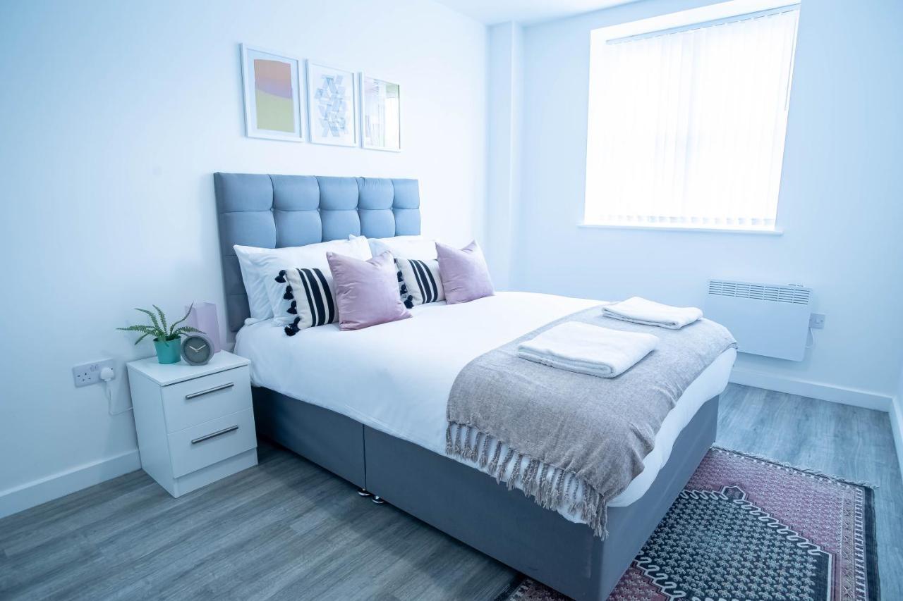 Luxury Apartments Available Next To Train Station - The Wallgate Apartments Wigan - Free Parking 외부 사진