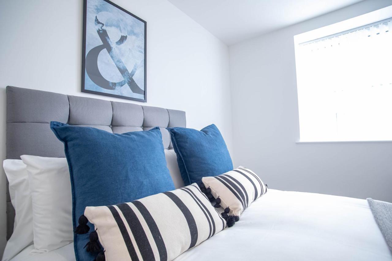 Luxury Apartments Available Next To Train Station - The Wallgate Apartments Wigan - Free Parking 외부 사진