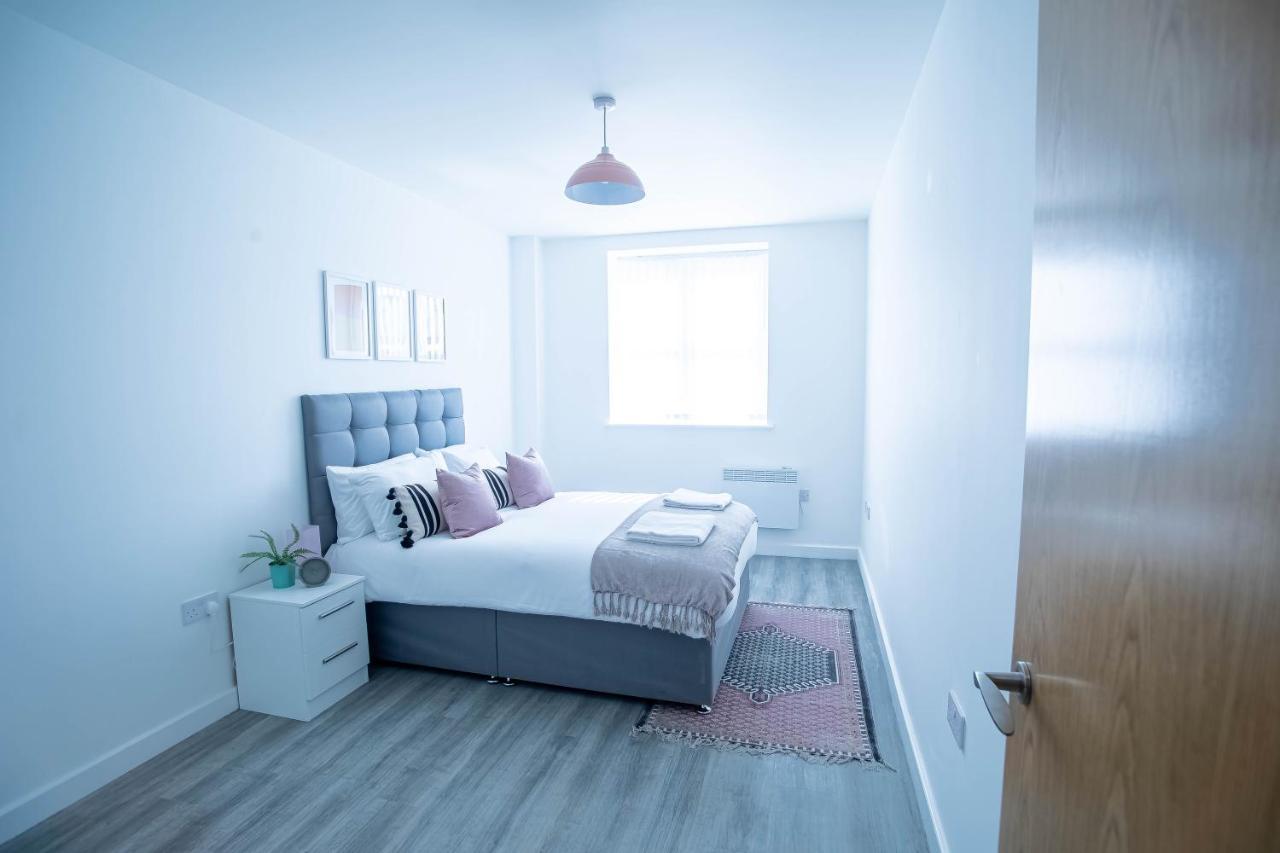 Luxury Apartments Available Next To Train Station - The Wallgate Apartments Wigan - Free Parking 외부 사진