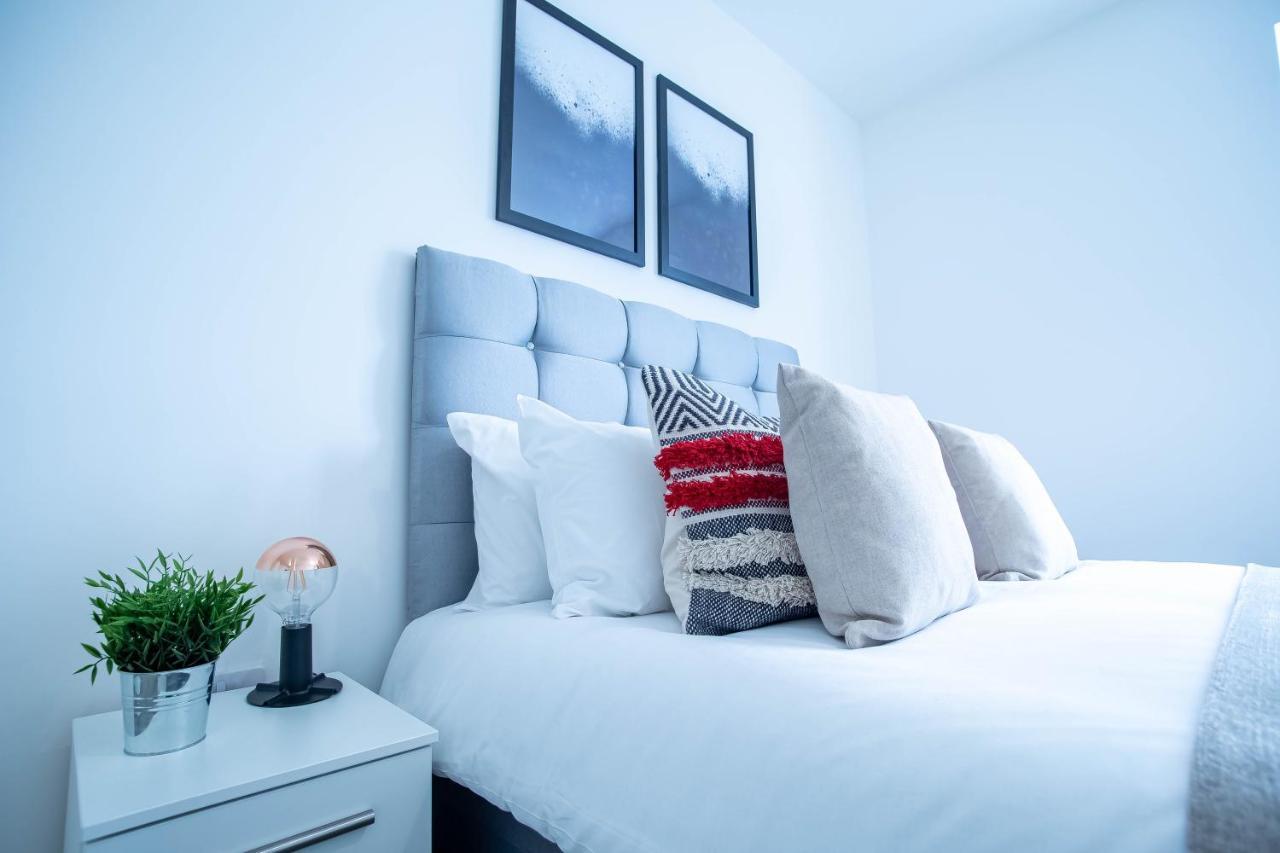 Luxury Apartments Available Next To Train Station - The Wallgate Apartments Wigan - Free Parking 외부 사진