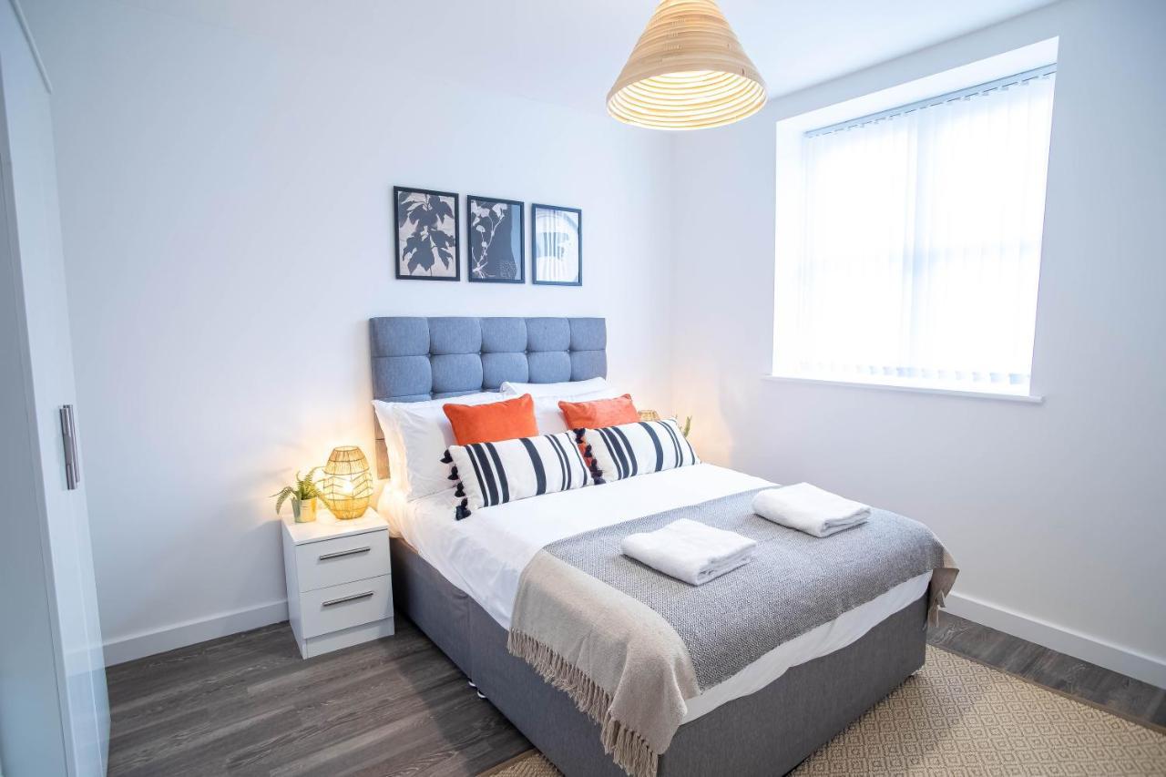 Luxury Apartments Available Next To Train Station - The Wallgate Apartments Wigan - Free Parking 외부 사진