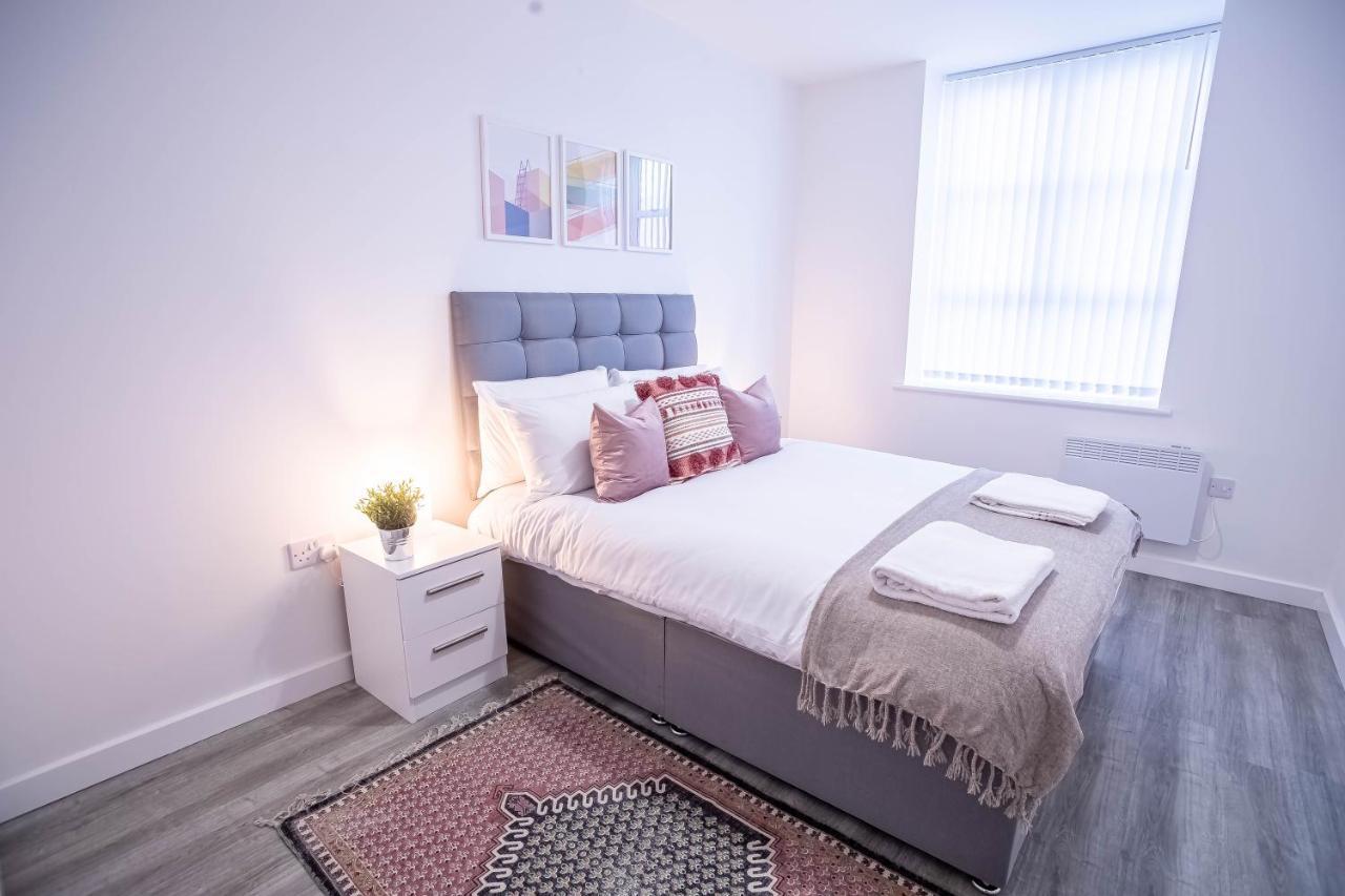 Luxury Apartments Available Next To Train Station - The Wallgate Apartments Wigan - Free Parking 외부 사진