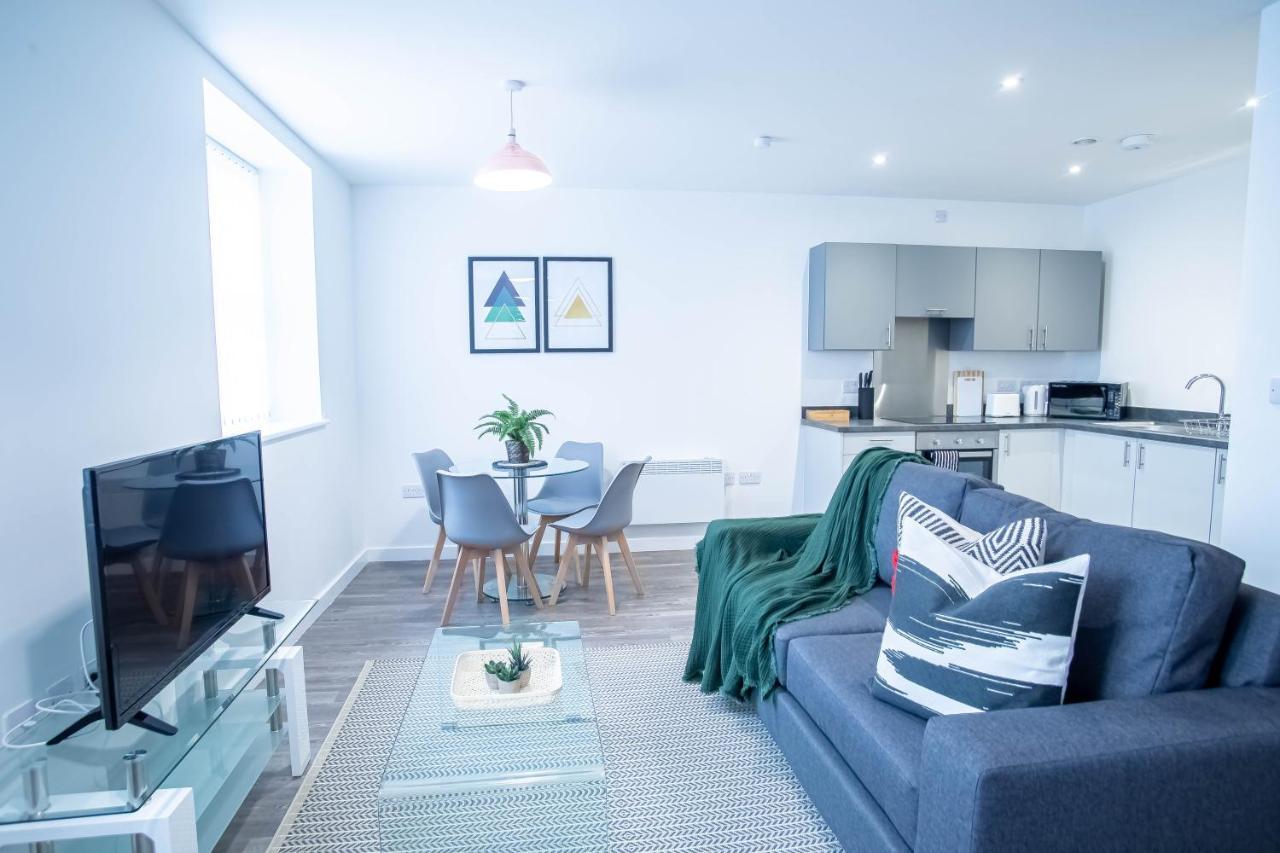 Luxury Apartments Available Next To Train Station - The Wallgate Apartments Wigan - Free Parking 외부 사진