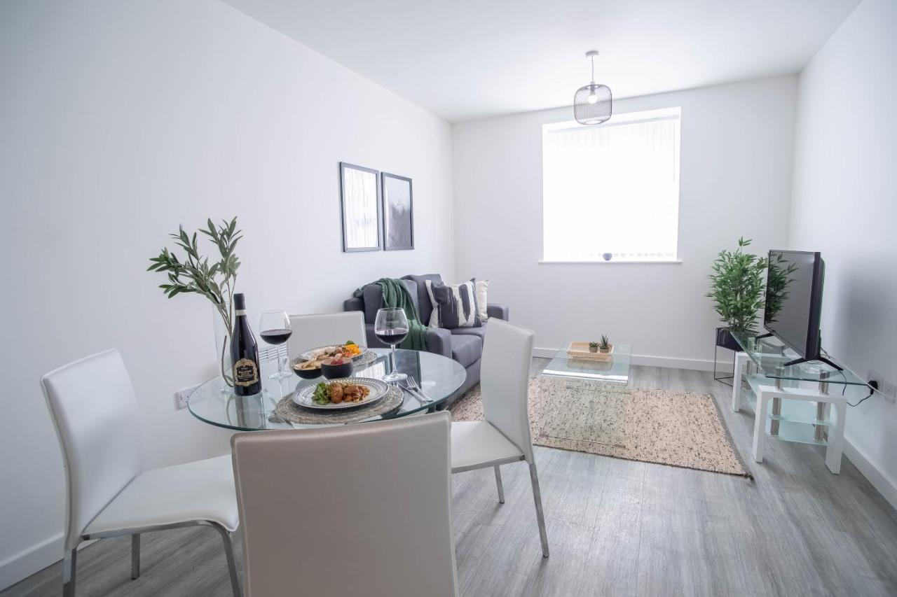 Luxury Apartments Available Next To Train Station - The Wallgate Apartments Wigan - Free Parking 외부 사진